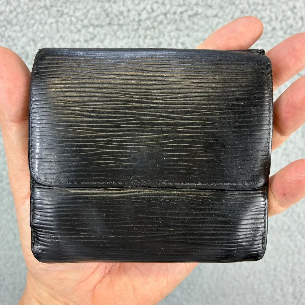 Louis Vuitton Epi Leather Compact Wallet Black Bifold Vintage Authentic Luxury